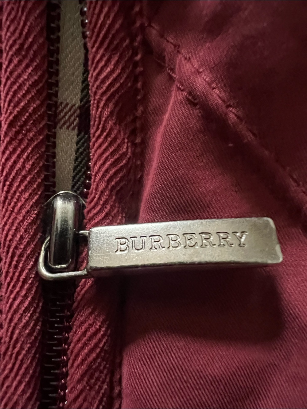 Burberry Vintage Quilted Women's Coat in Burgundy - Picture 6 of 14